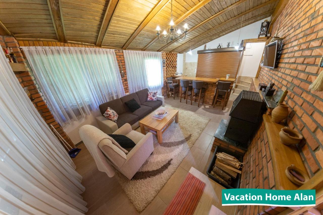 Vacation Home Alan 2 Kulen Vakuf Ngoại thất bức ảnh