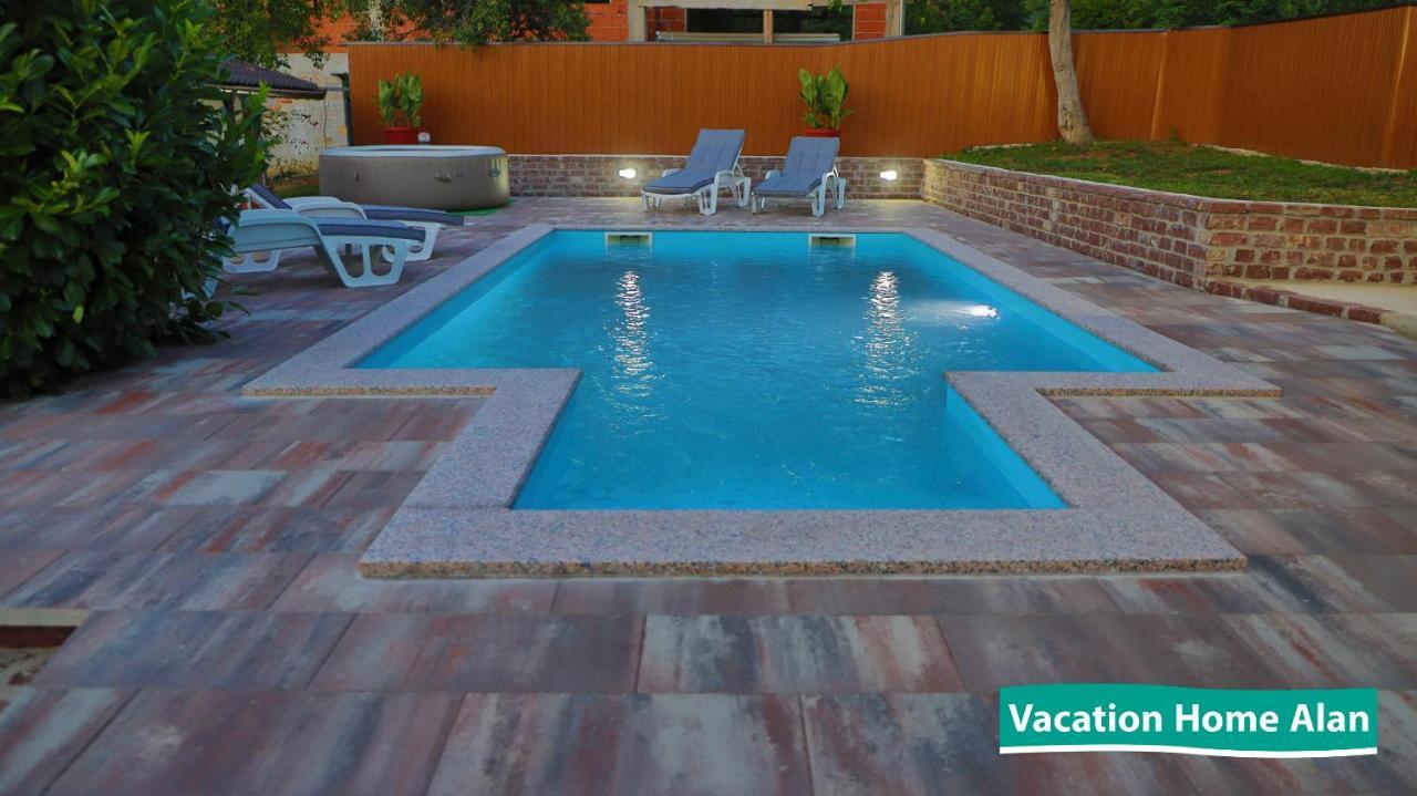 Vacation Home Alan 2 Kulen Vakuf Ngoại thất bức ảnh