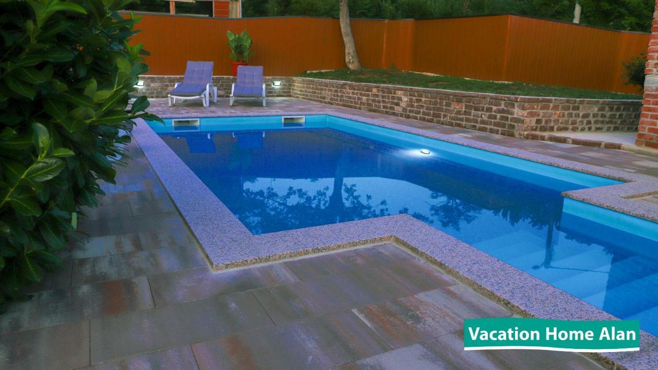 Vacation Home Alan 2 Kulen Vakuf Ngoại thất bức ảnh