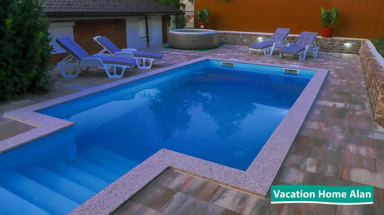 Vacation Home Alan 2 Kulen Vakuf Ngoại thất bức ảnh