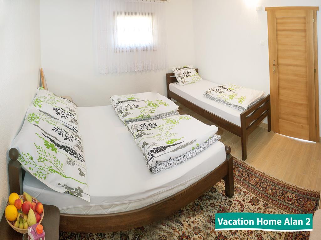 Vacation Home Alan 2 Kulen Vakuf Ngoại thất bức ảnh