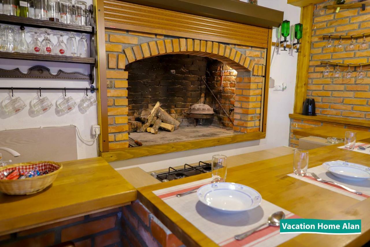 Vacation Home Alan 2 Kulen Vakuf Ngoại thất bức ảnh
